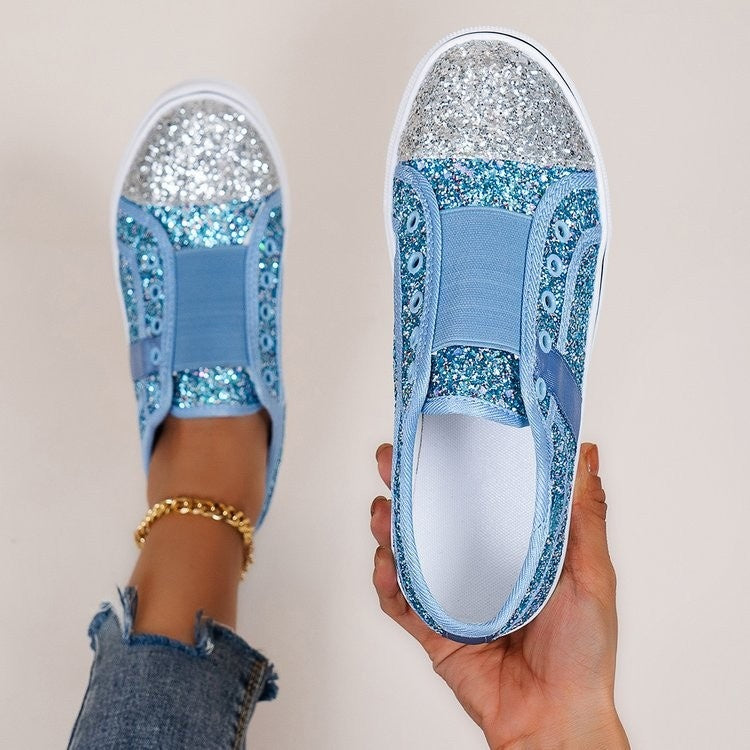 Canvas shoes with flat heel