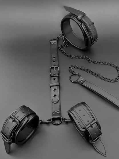 Kinky Neck Harness