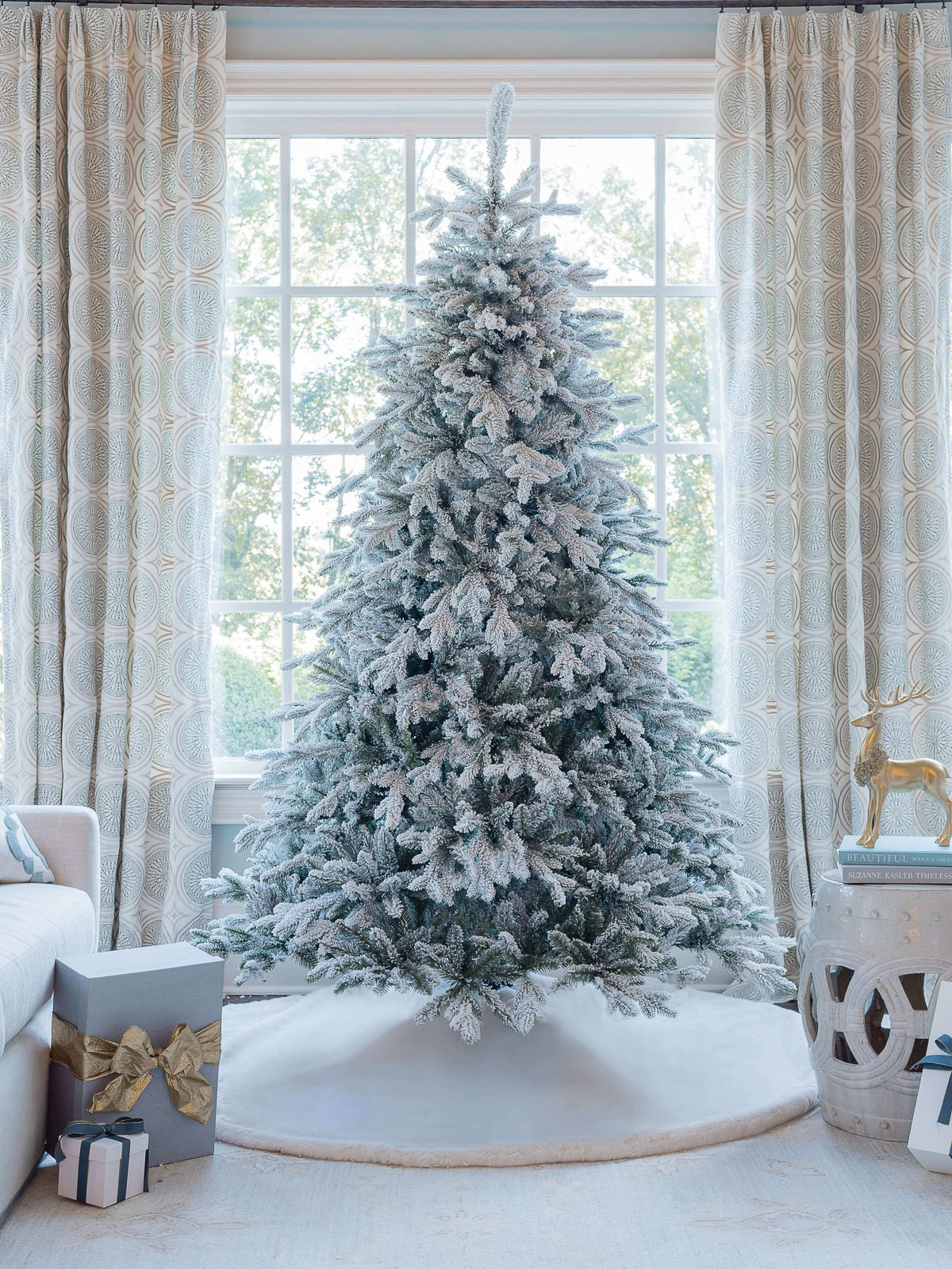 7.5' Queen Flock® Artificial Christmas Tree with 800 Warm White LED Lights
